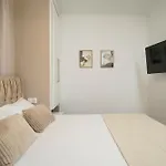 Apartament Amvrosia *